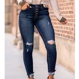 NWT Distressed High Rise Skinny Jeans
